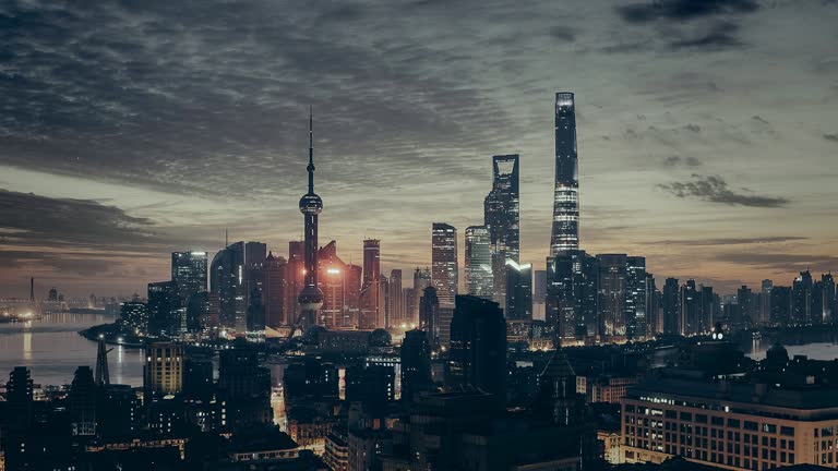 从楼顶可以眺望城市的夜景